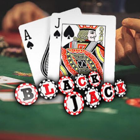 Blackjack çevrimiçi: Oyna, Stratejiler ve bonusları